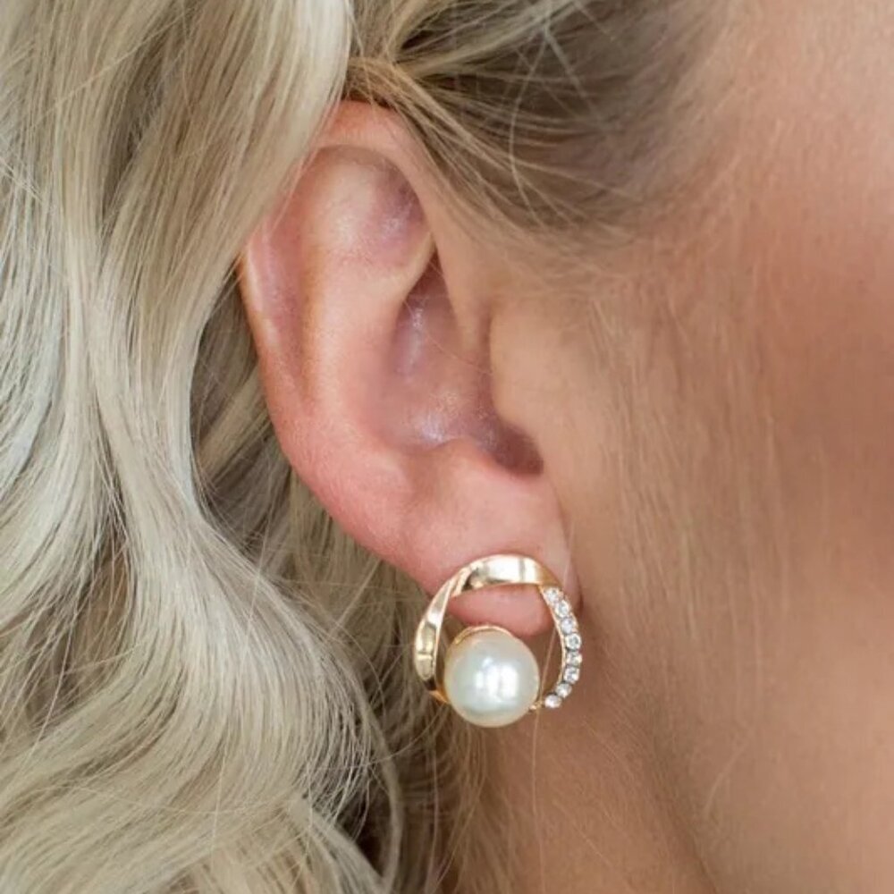 Paparazzi Jewelry Accessories - Stylishly Suave - Gold Earrings - Vintage